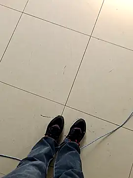 Snapshot of huzi518 chatting on October 24, 2:19 am huzi518 online show from October 24, 2:19 am