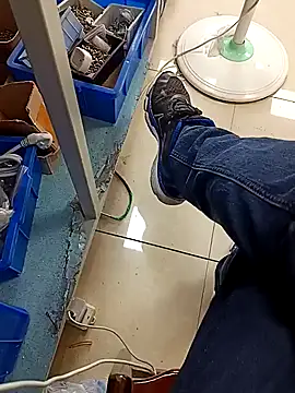 Snapshot of huzi518 chatting on October 27, 2:15 am huzi518 online show from October 27, 2:15 am