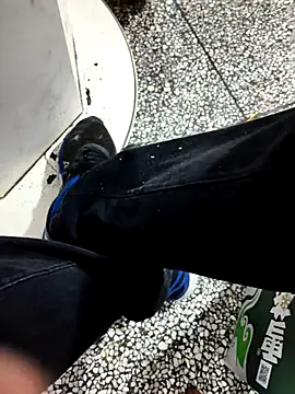 Snapshot of huzi518 chatting on November 1, 10:50 am huzi518 online show from November 1, 10:50 am