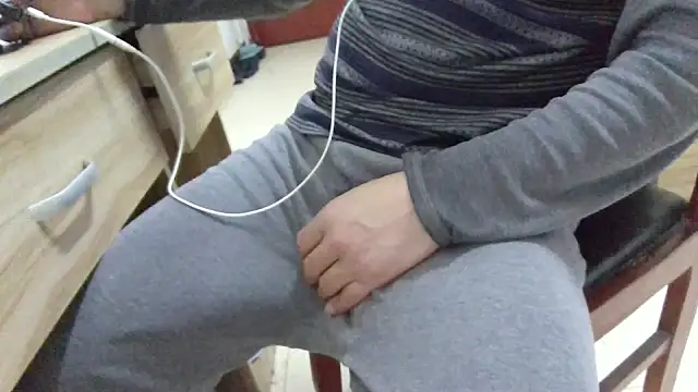 huzi518 online show from March 15, 6:41 am