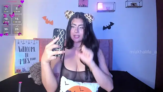 miakhalifaaa  online show from October 16, 10:00 pm