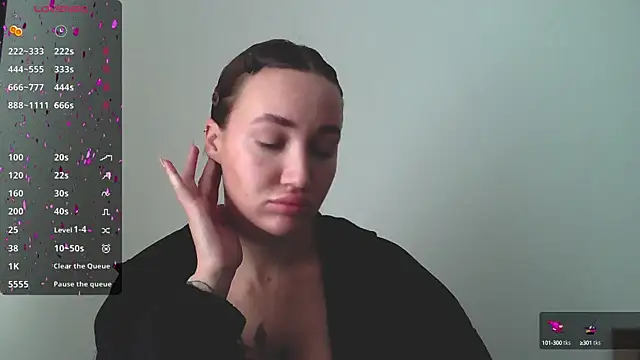 Snapshot of Stasia_Queen chatting on December 12, 8:47 am Stasia Queen online show from December 12, 8:47 am
