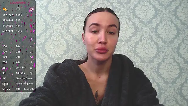 Snapshot of Stasia_Queen chatting on February 21, 7:45 am Stasia Queen online show from February 21, 7:45 am