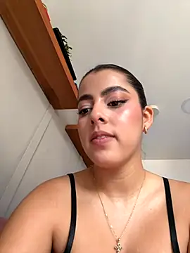 Snapshot of DakotaShelby chatting on December 4, 9:45 pm DakotaShelby online show from December 4, 9:45 pm