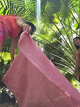 Snapshot of DakotaShelby chatting on April 1, 5:10 pm DakotaShelby online show from April 1, 5:10 pm