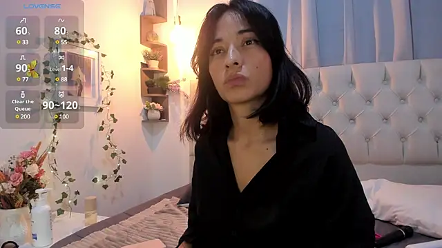 savagequeenbee7 online show from December 4, 5:33 pm