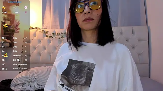 savagequeenbee7 online show from January 7, 12:52 pm