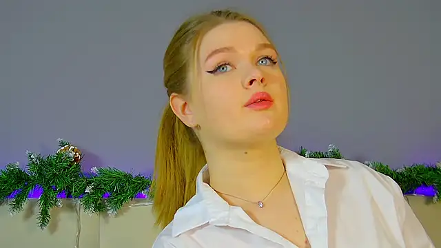 CrystalLyons online show from December 22, 12:16 pm