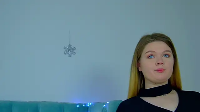 CrystalLyons online show from December 28, 6:17 am