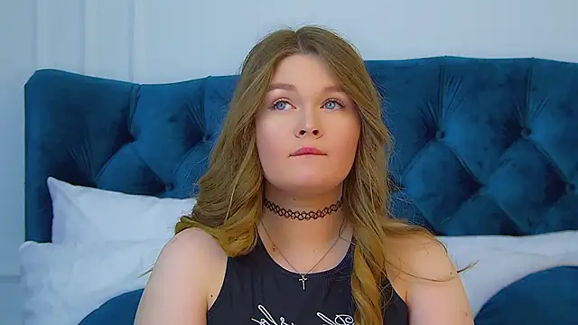 CrystalLyons online show from October 13, 6:08 pm