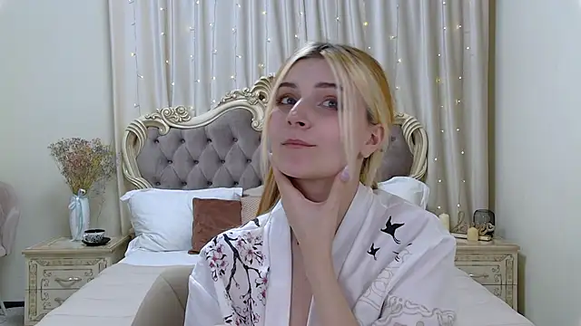 Snapshot of KellyStone chatting on January 28, 11:39 pm KellyStone online show from January 28, 11:39 pm