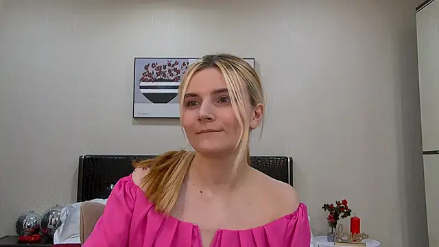 Snapshot of KellyStone chatting on February 2, 5:42 am KellyStone online show from February 2, 5:42 am