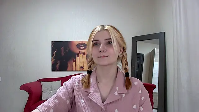 Snapshot of KellyStone chatting on February 10, 5:25 am KellyStone online show from February 10, 5:25 am