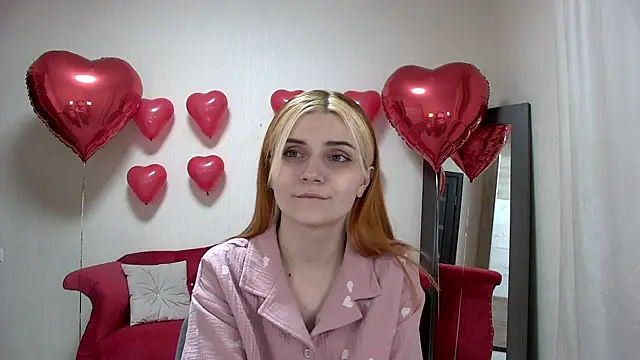 Snapshot of KellyStone chatting on February 10, 3:10 pm KellyStone online show from February 10, 3:10 pm