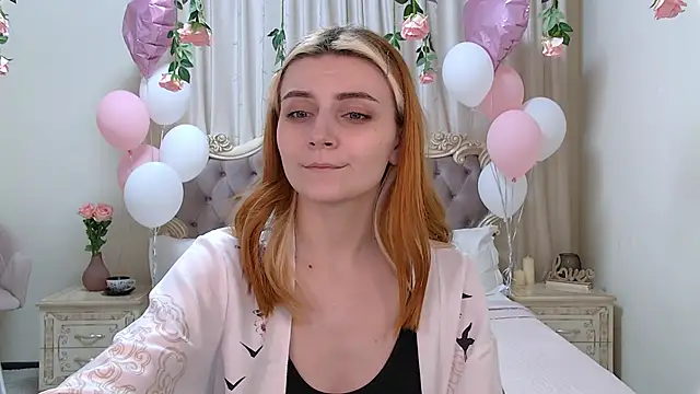 Snapshot of KellyStone chatting on March 12, 2:20 am KellyStone online show from March 12, 2:20 am