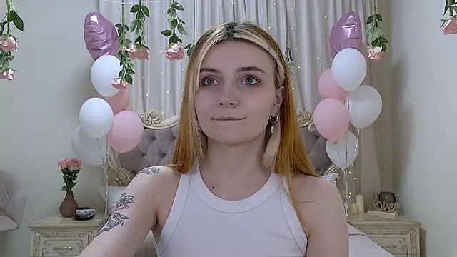 Snapshot of KellyStone chatting on March 14, 3:36 pm KellyStone online show from March 14, 3:36 pm