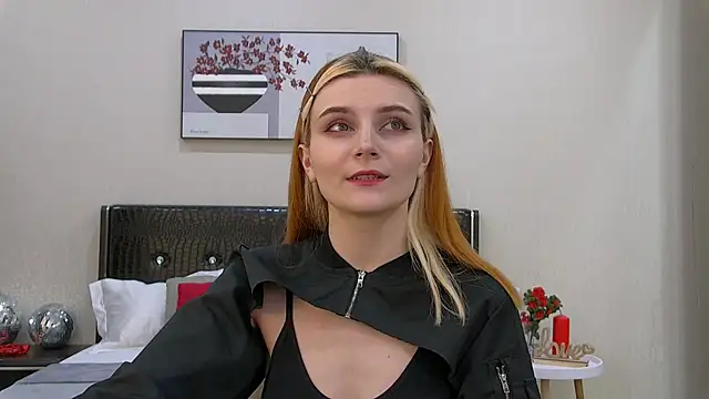 Snapshot of KellyStone chatting on March 16, 8:32 am KellyStone online show from March 16, 8:32 am