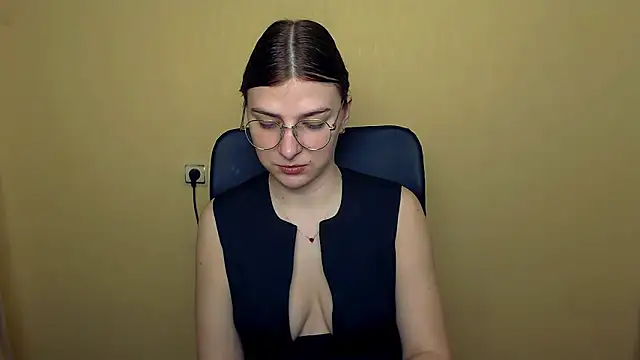 Snapshot of Luna_Lush_ chatting on November 21, 1:10 pm Luna Lush online show from November 21, 1:10 pm