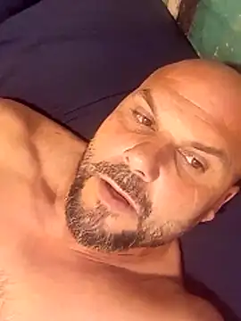 Snapshot of Javierchico chatting on May 13, 9:00 pm Javierchico online show from May 13, 9:00 pm