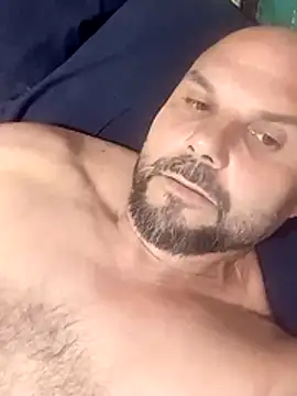 Snapshot of Javierchico chatting on May 25, 8:15 pm Javierchico online show from May 25, 8:15 pm