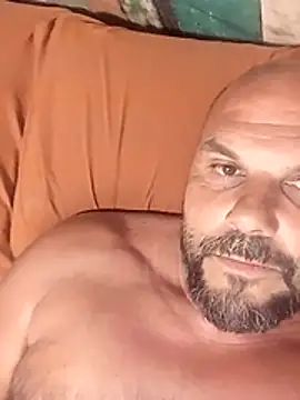 Snapshot of Javierchico chatting on June 2, 10:23 pm Javierchico online show from June 2, 10:23 pm