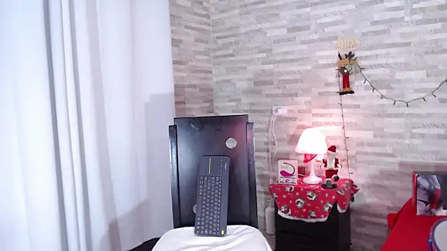 SarahhCooper online show from December 22, 11:33 am