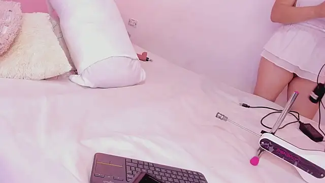 Snapshot of Katta_Gil chatting on February 27, 2:50 pm Katta Gil online show from February 27, 2:50 pm