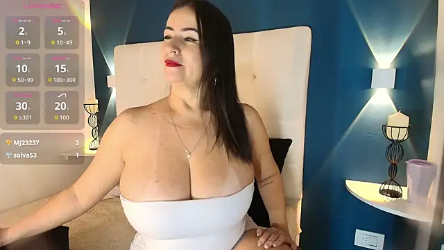 Emmawattsom online show from November 9, 1:42 pm