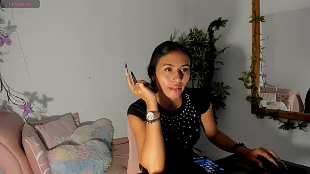 ZaraLim online show from January 8, 5:48 pm