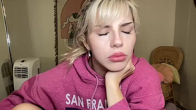 SirenitySirenxx online show from March 7, 3:08 am