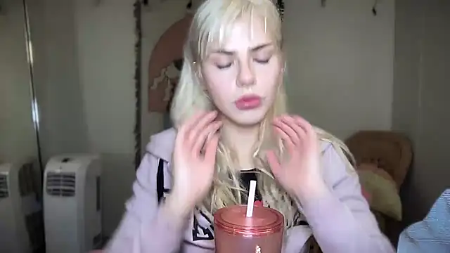 SirenitySirenxx online show from March 13, 11:59 pm