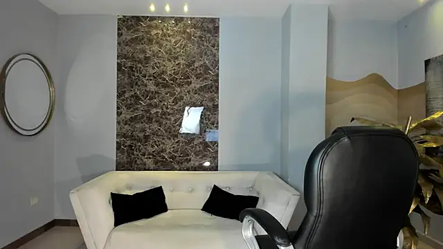 RebeccaHudson online show from April 3, 7:45 pm