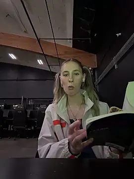 Snapshot of M1ssyk1ssy chatting on March 20, 7:08 pm M1ssyk1ssy online show from March 20, 7:08 pm