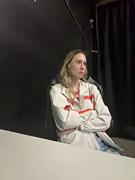 Snapshot of M1ssyk1ssy chatting on April 5, 11:24 pm M1ssyk1ssy online show from April 5, 11:24 pm