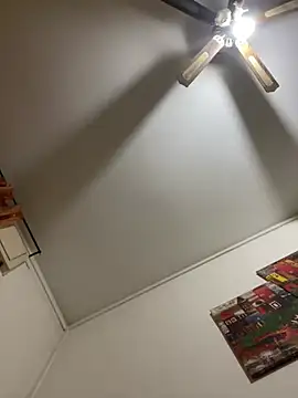 Snapshot of Babyj9898 chatting on February 3, 8:14 pm Babyj9898 online show from February 3, 8:14 pm