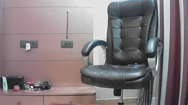 collage hoty online show from November 15, 4:47 pm