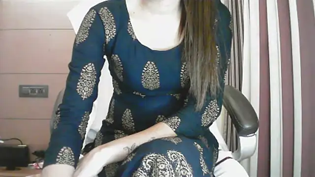 collage hoty online show from December 18, 4:46 pm