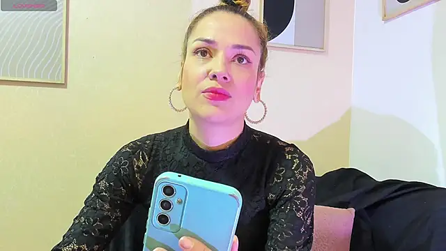 camilawm19 online show from March 20, 12:51 am