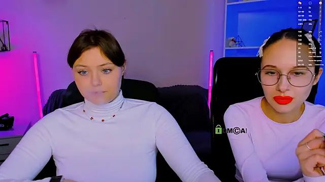 nikole kitt online show from November 12, 8:08 pm