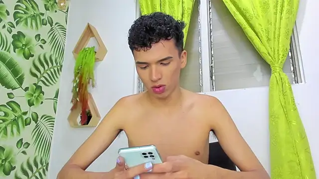 SEANTROYY online show from February 6, 3:48 am