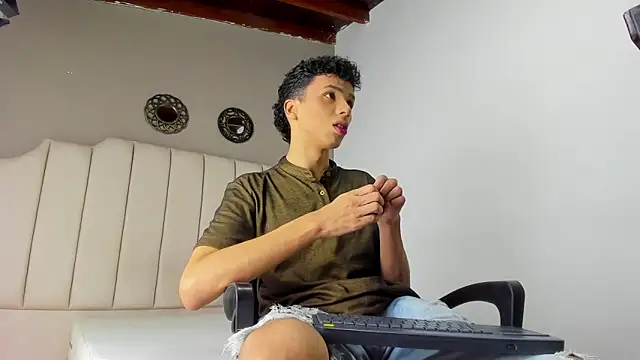 SEANTROYY online show from March 21, 4:06 am
