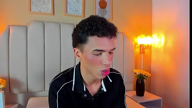 SEANTROYY online show from September 17, 3:41 am