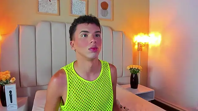 SEANTROYY online show from October 8, 3:59 am