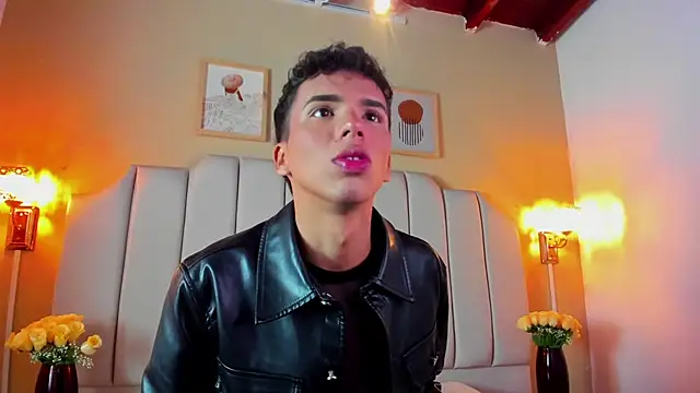 SEANTROYY online show from October 15, 2:33 am