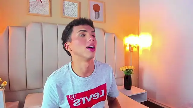 SEANTROYY online show from October 22, 4:13 am