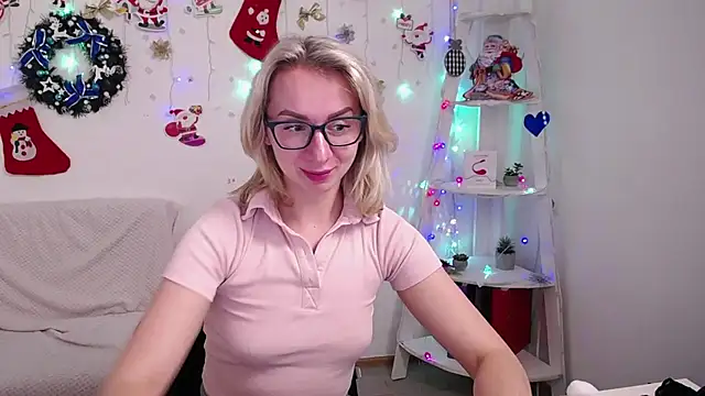 Snapshot of VasilisaSii chatting on December 23, 3:23 pm VasilisaSii online show from December 23, 3:23 pm