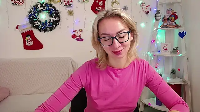 Snapshot of VasilisaSii chatting on December 24, 6:22 am VasilisaSii online show from December 24, 6:22 am