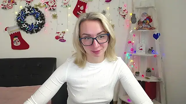 Snapshot of VasilisaSii chatting on December 27, 12:34 pm VasilisaSii online show from December 27, 12:34 pm