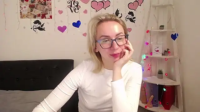 Snapshot of VasilisaSii chatting on January 15, 6:43 am VasilisaSii online show from January 15, 6:43 am