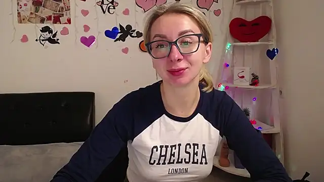 Snapshot of VasilisaSii chatting on February 4, 12:11 pm VasilisaSii online show from February 4, 12:11 pm